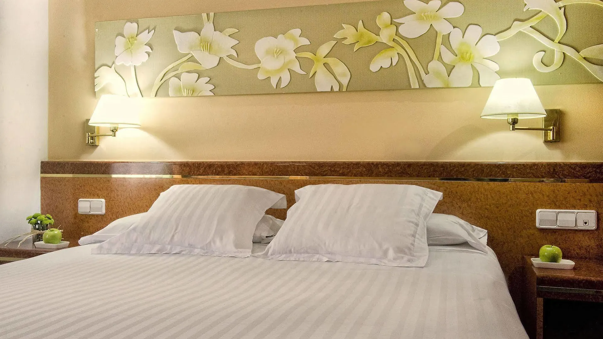 Acacia Suite Barcelona 4*,
